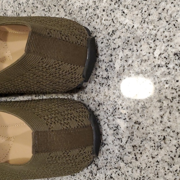 C Comfort Est 1946 Olive Green Loafers Women's Size 10 - Picture 4 of 11